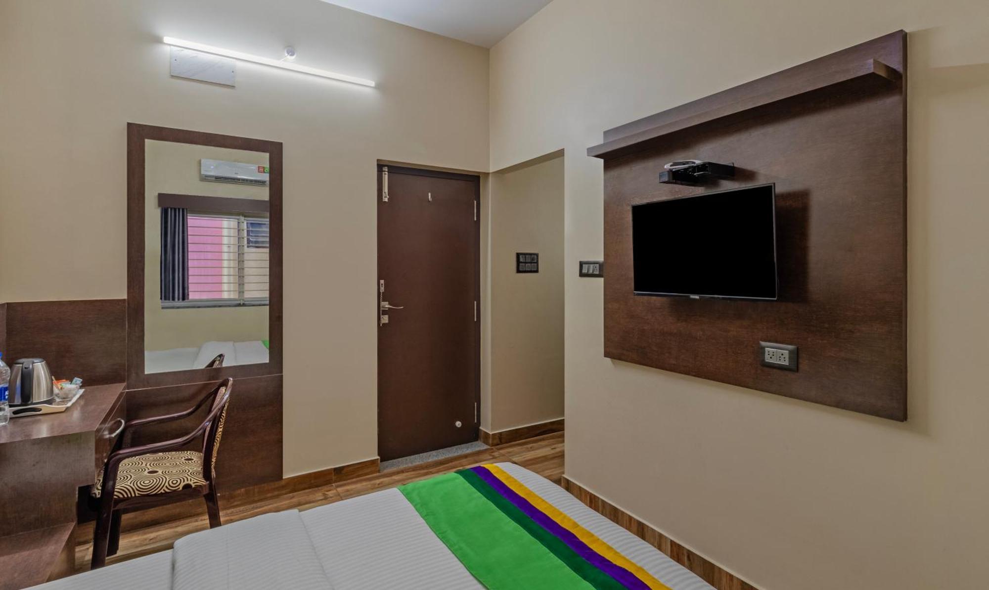 Hotel Treebo Pranav Park Vellore Zewnętrze zdjęcie